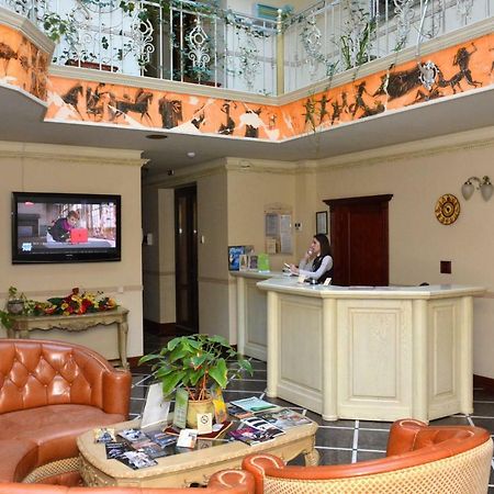 Atrium Hotel 이바노프란키우스크 외부 사진